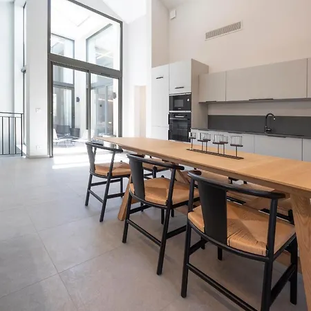 Les Orangers Apartment *