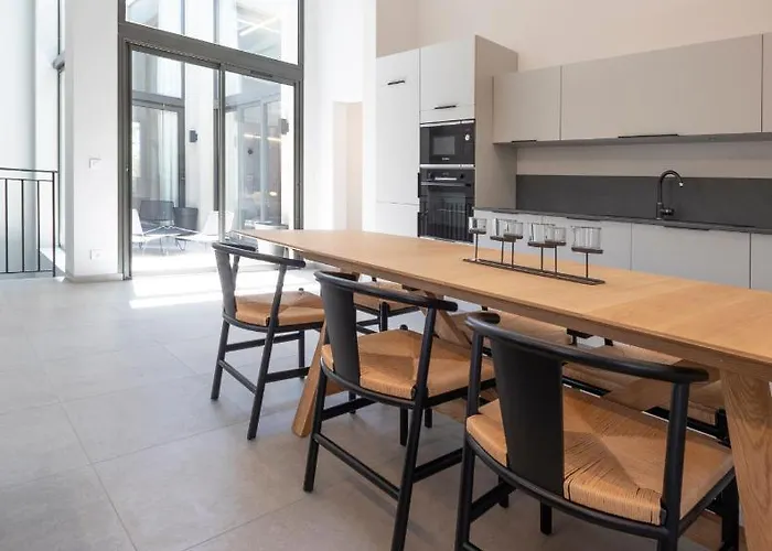 Les Orangers Apartment *